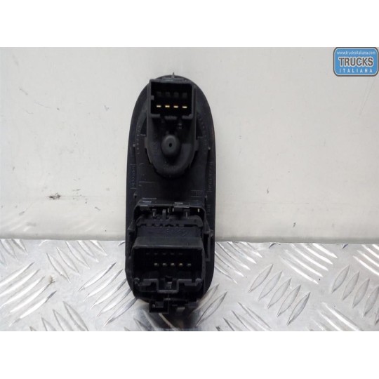 VARIOUS SWITCHES AND BUTTONS A
 RENAULT Kangoo 2008>2013 used