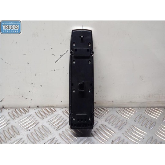 VARIOUS SWITCHES AND BUTTONS A
 MERCEDES-BENZ Classe C (W204) 2007>2011 used