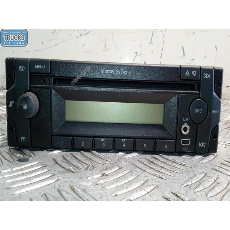 Mercedes-Benz Original-Radio 2024 gebraucht A0014460162 A0014461762