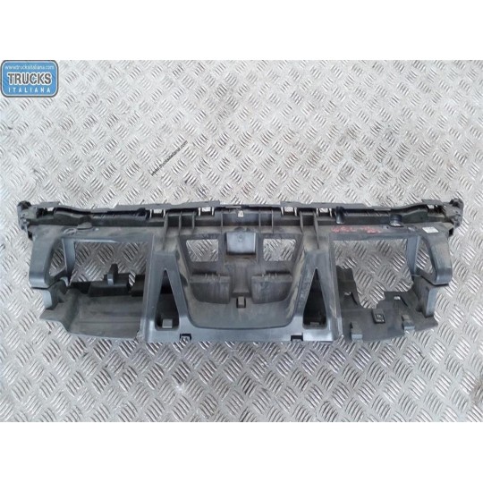 THE TOP FRONT SPOT-FACING  PEUGEOT 5008 2011> used